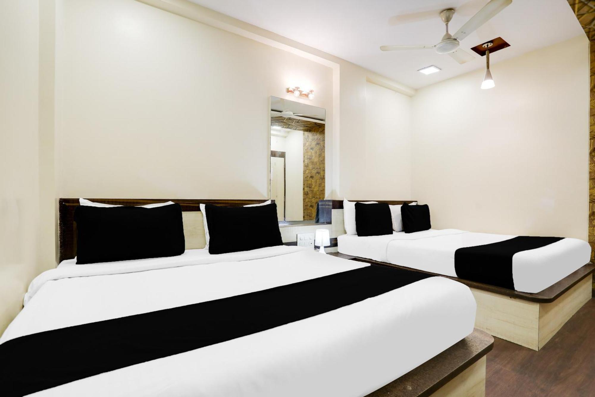 Super Hotel O Palkhi Road Near Sai Baba Temple Formerly Netra Sai Shirdi Bagian luar foto